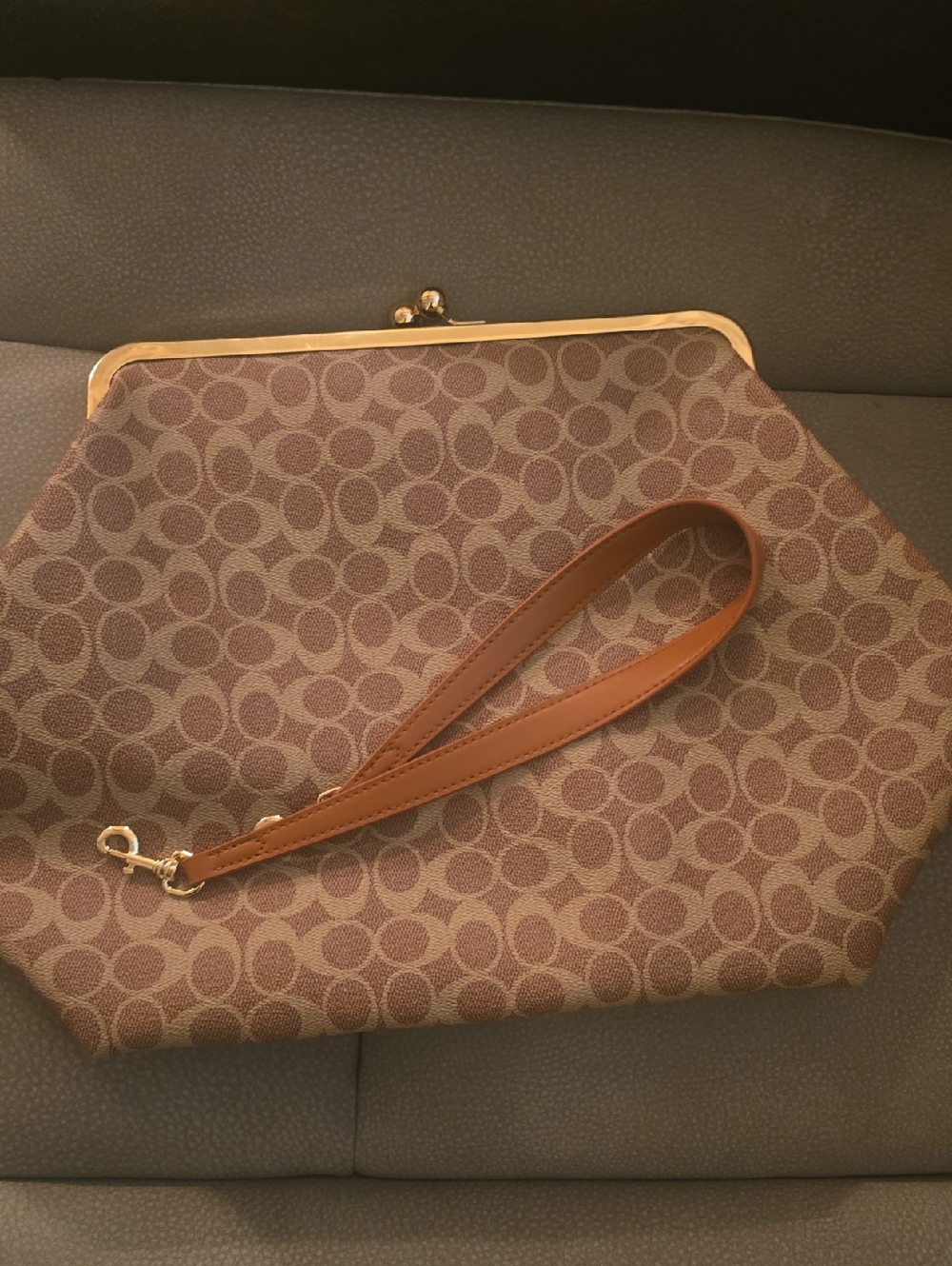 Brown Signature-Pattern Wristlet Clutch with Gold Frame(LARGE)